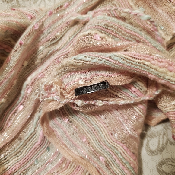 Le Chateau Scarf - Picture 4 of 13